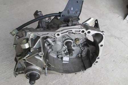 NincDacia Sandero I 1.2 16v bontott használt váltó 8201083812 - Bontott használt Dacia mechanika alkatrészek webáruházs kép beállítva